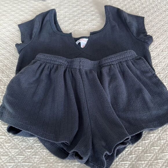Colsie crop top and shorts set-  XS - Picture 7 of 9